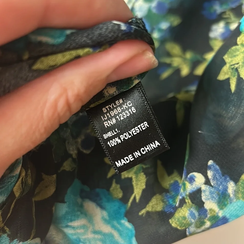 Black and Blue Floral Sheer Kimono - Picture 4 of 7